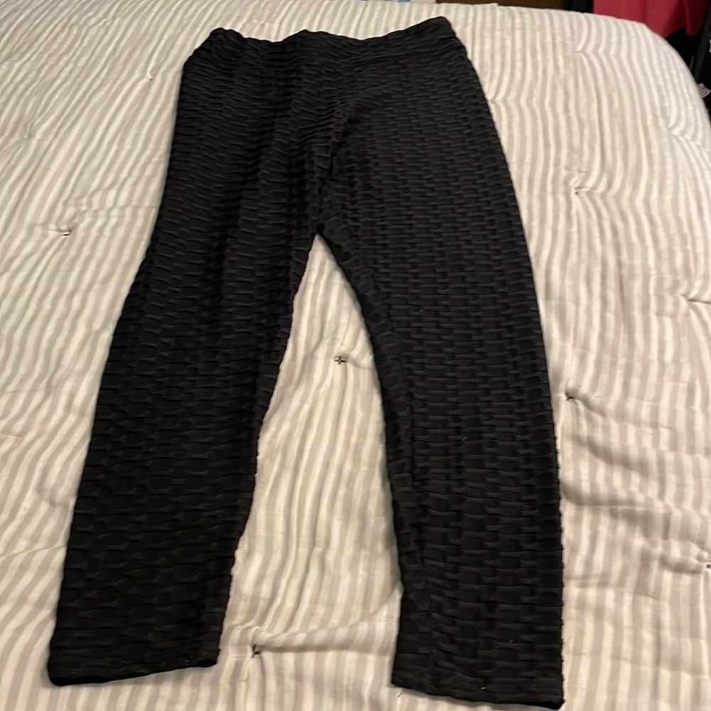 Woman’s Large Black Leggings